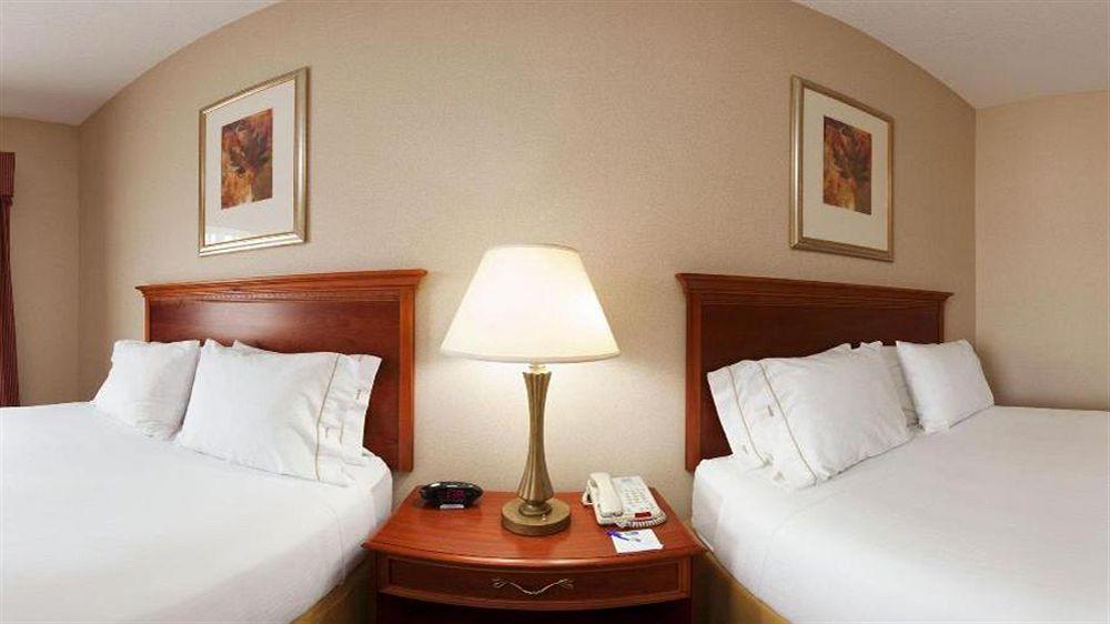 Holiday Inn Express Hotel & Suites Grand Blanc By Ihg Exterior foto