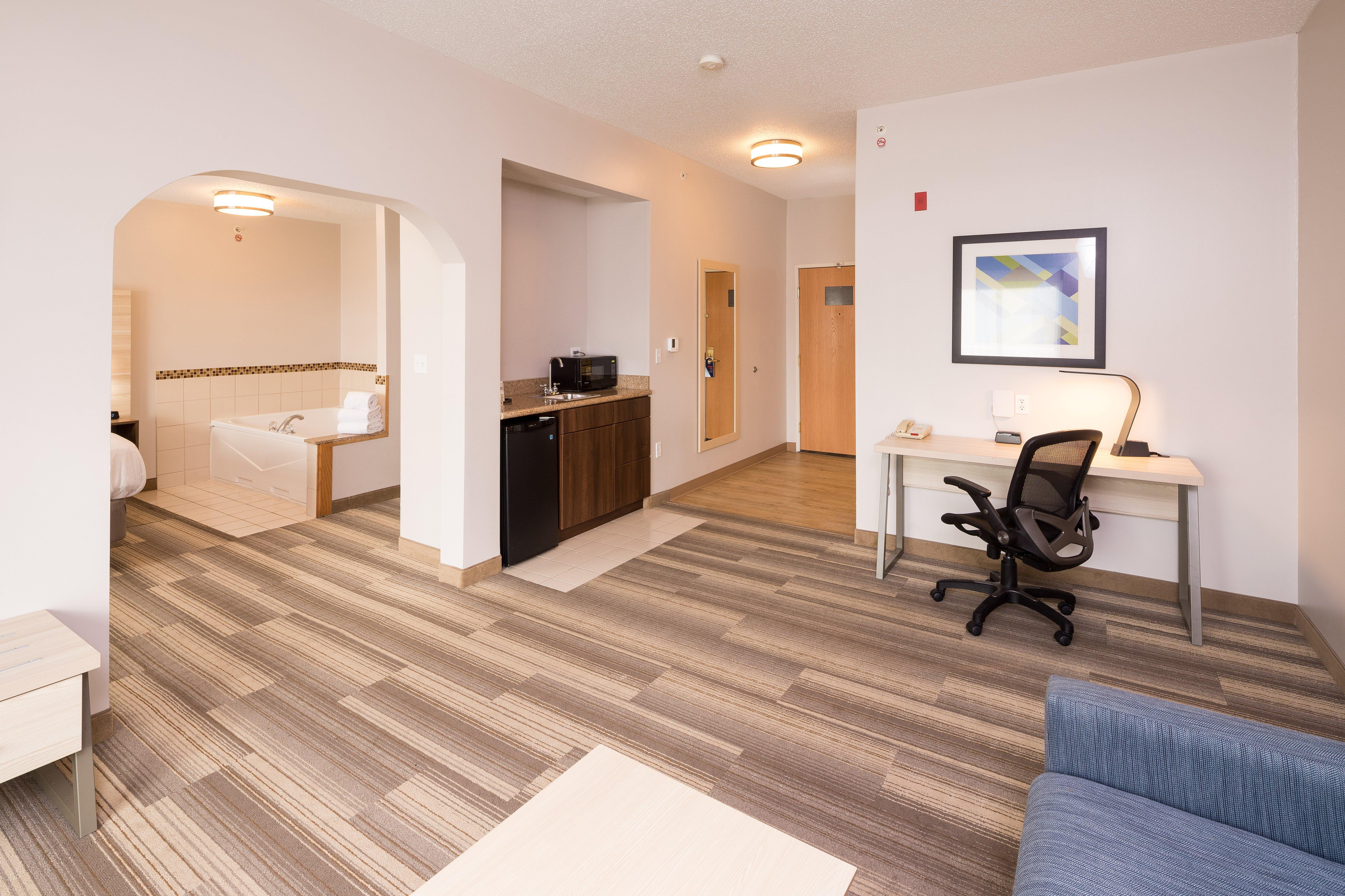 Holiday Inn Express Hotel & Suites Grand Blanc By Ihg Exterior foto