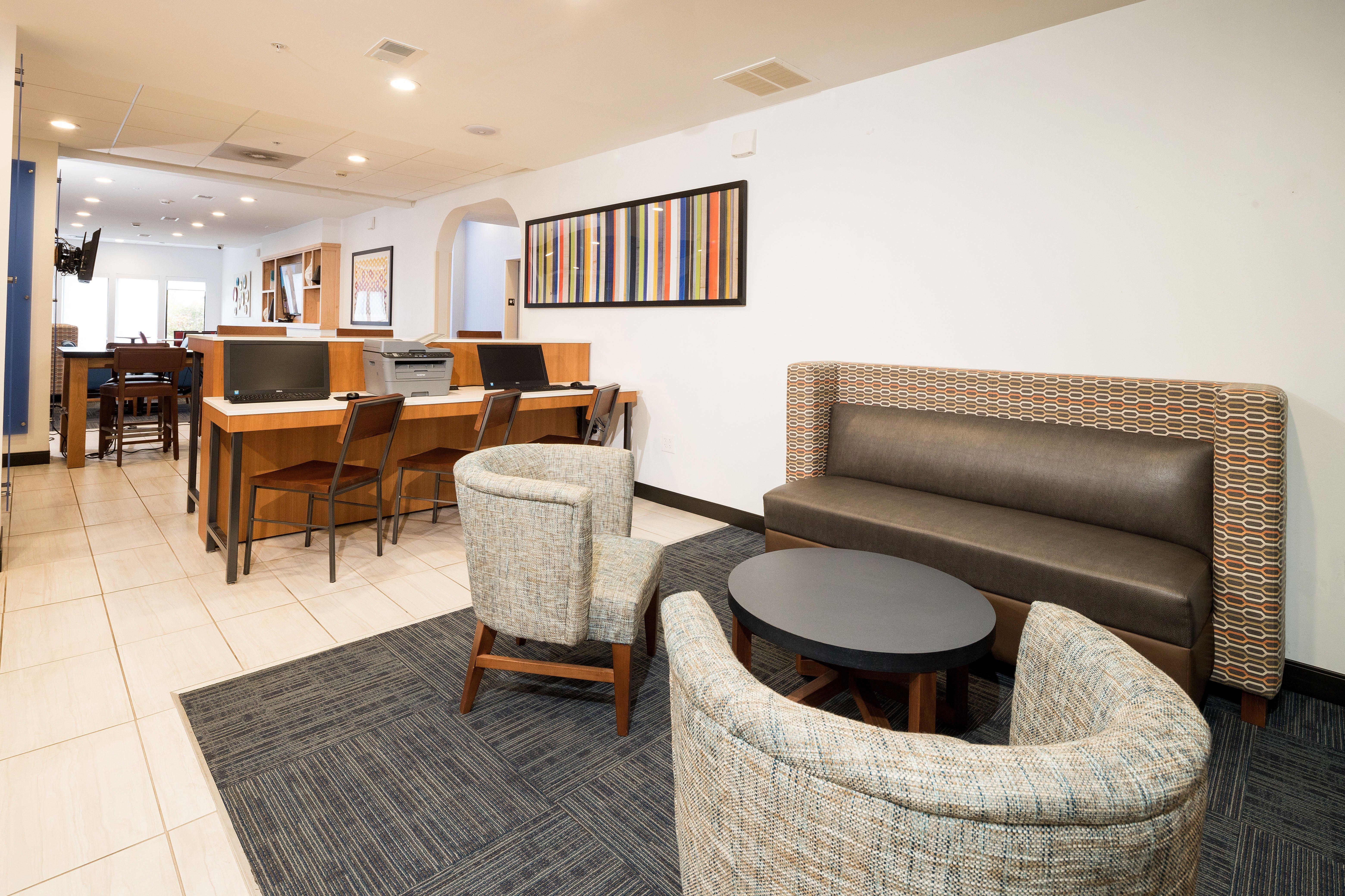 Holiday Inn Express Hotel & Suites Grand Blanc By Ihg Exterior foto