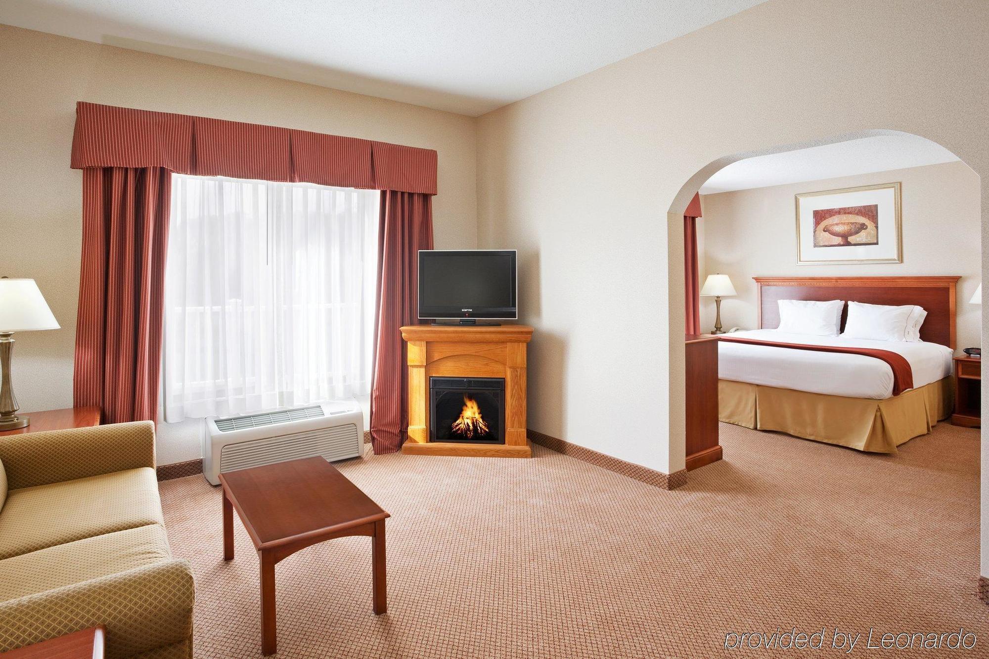 Holiday Inn Express Hotel & Suites Grand Blanc By Ihg Exterior foto