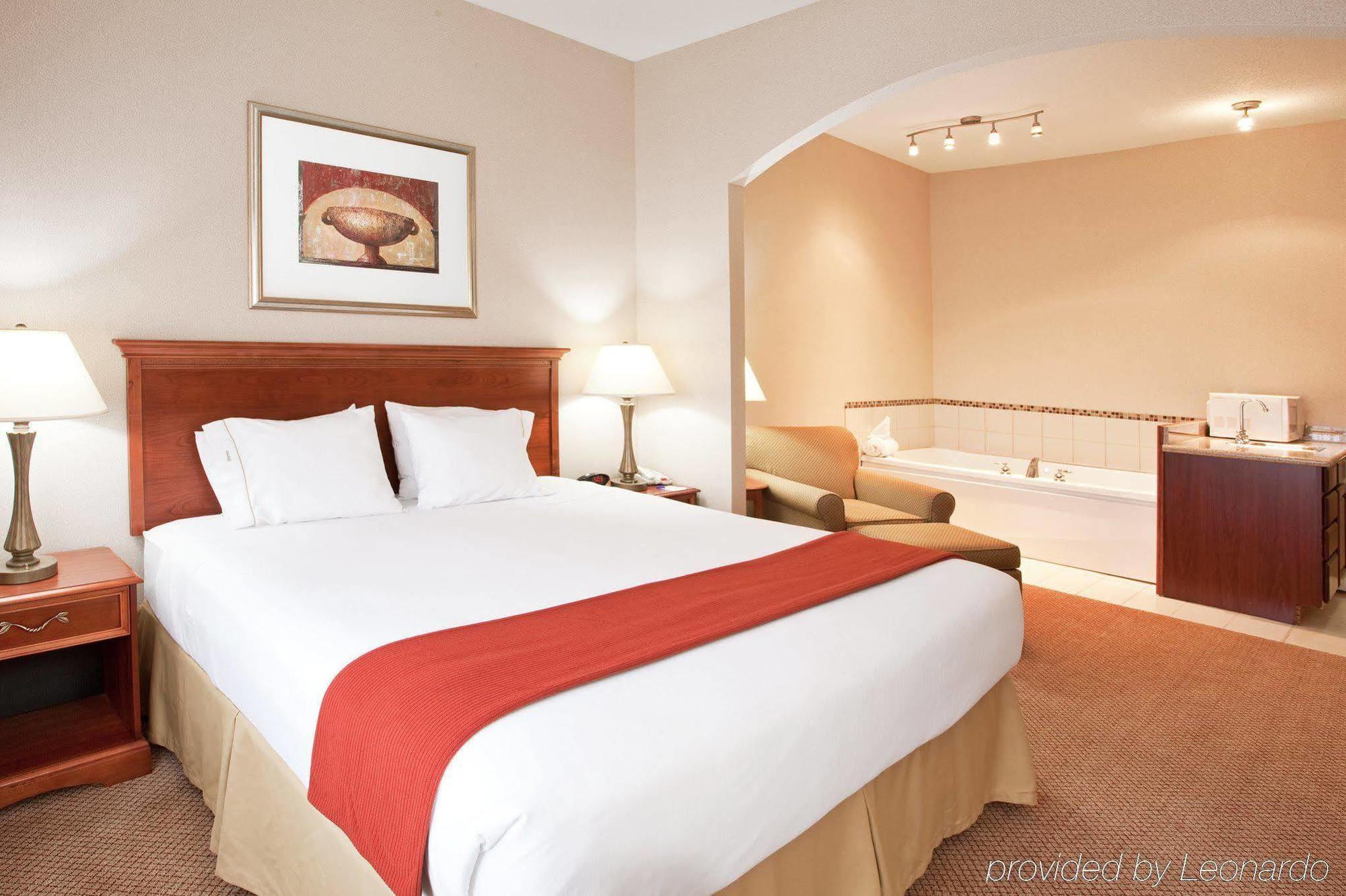 Holiday Inn Express Hotel & Suites Grand Blanc By Ihg Habitación foto