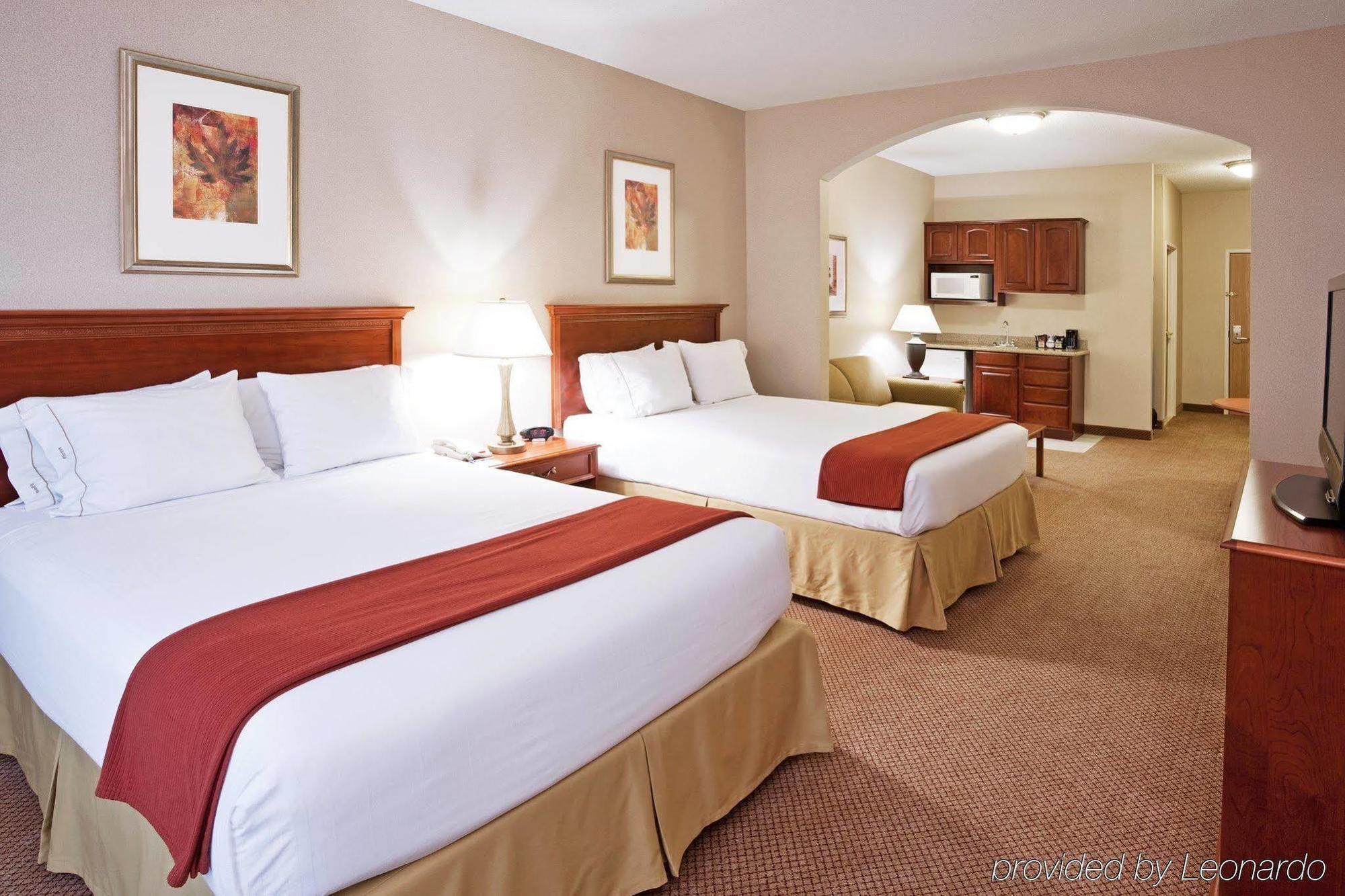 Holiday Inn Express Hotel & Suites Grand Blanc By Ihg Exterior foto