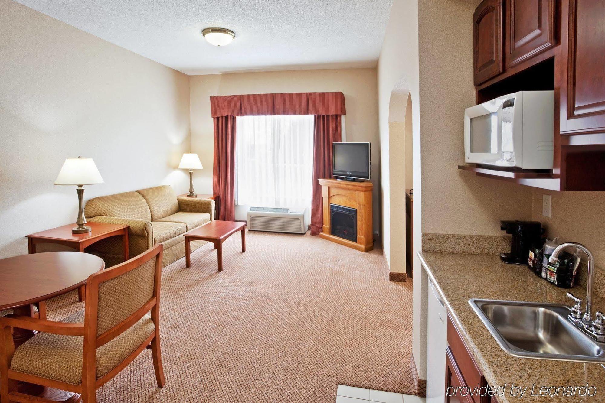 Holiday Inn Express Hotel & Suites Grand Blanc By Ihg Exterior foto